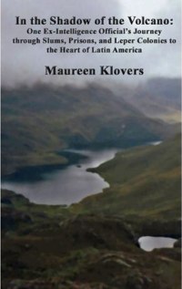 Recensione del libro: All'ombra del vulcano di Maureen Klovers