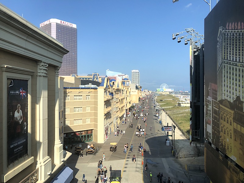 La famosa passerella di Atlantic City fotografata dall'Hotel Caesar