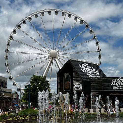 Pigeon Forge Road Trip: Why I Keep Returning to Tennessee’s Smoky Mountain Playground